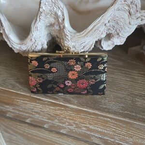 Japanese Elegant Black Floral Clasp Wallet - Gold Hardware